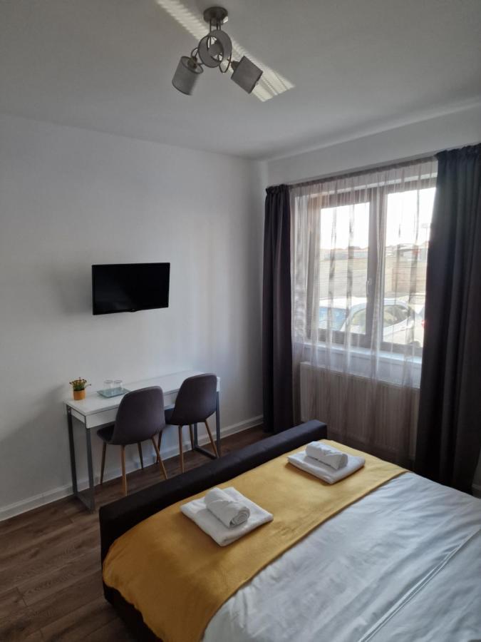 Vic Apartament โดรเบตา-ตูร์นู เซเวริน ภายนอก รูปภาพ
