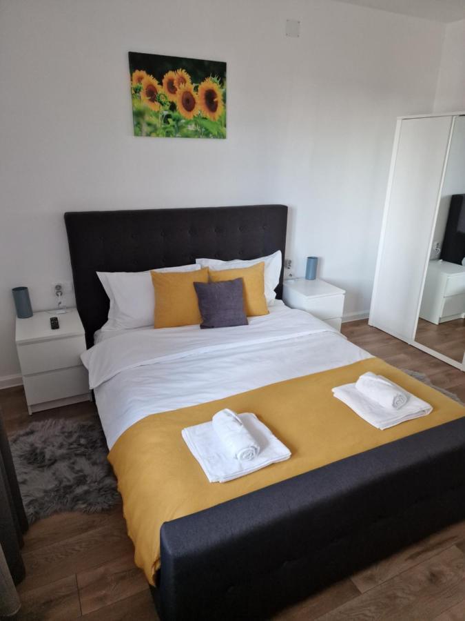 Vic Apartament โดรเบตา-ตูร์นู เซเวริน ภายนอก รูปภาพ